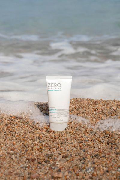 Легкий сонцезахисний крем Rom&nd Zero Sun Clean 01 Fresh SPF50+PA++++ 50 мл 2701 фото